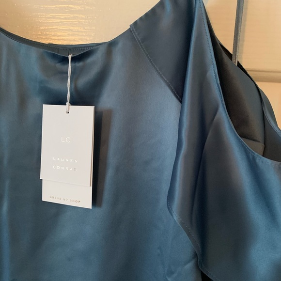 ⬇️LC Blue Cold Shoulder Satin Ruffle Top - Picture 5 of 8
